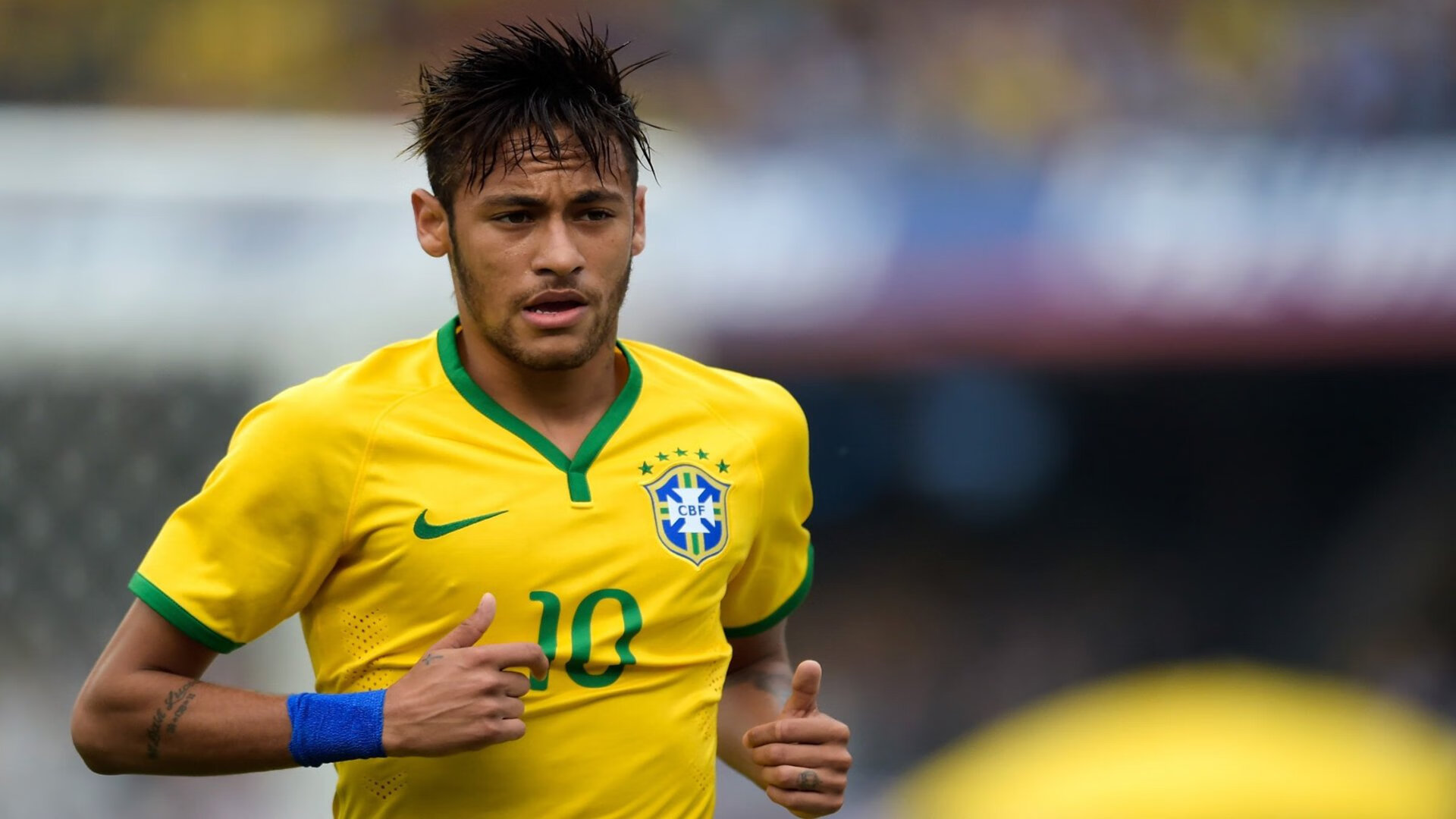 足球裁判机器人实验项目进入实战阶段，足球裁判实践