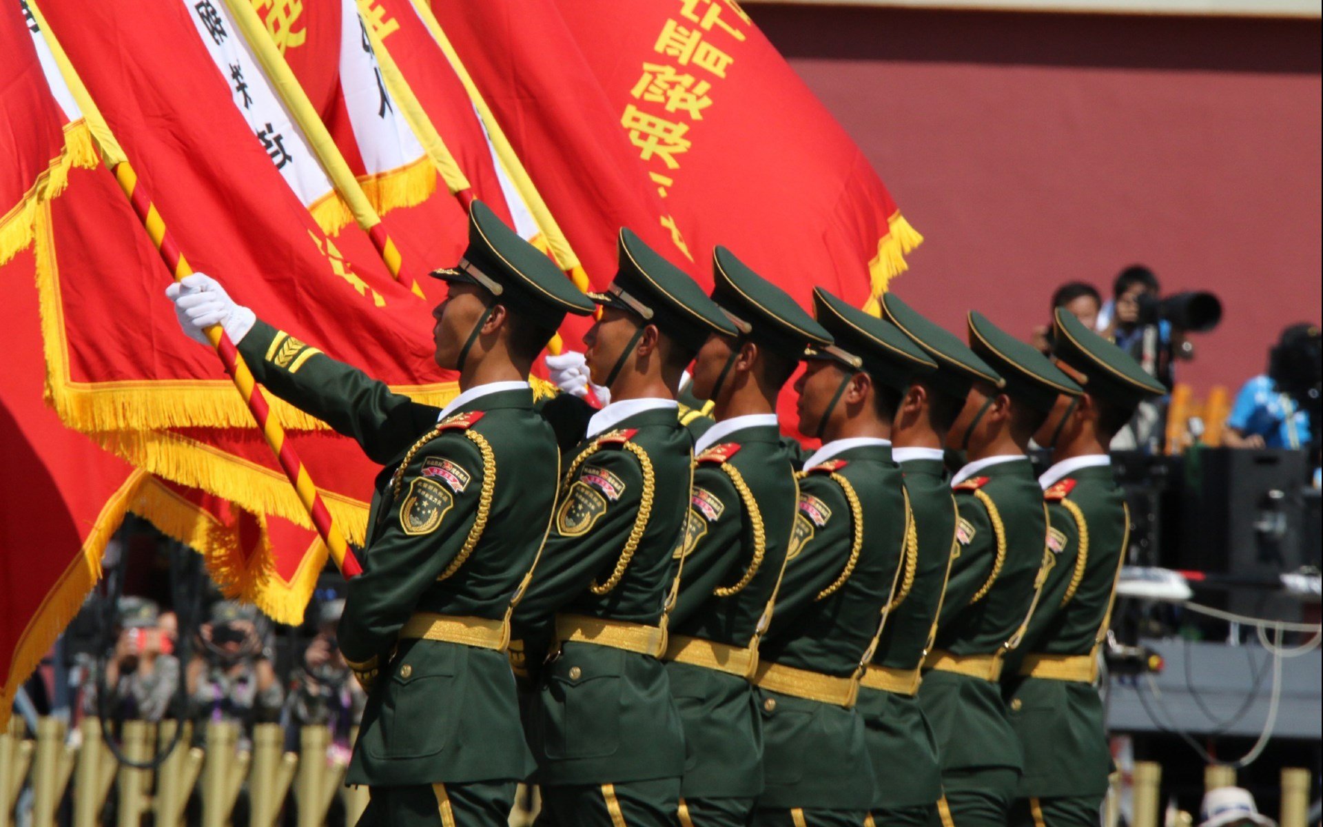 森林狼球员投篮后自检回放主动发现问题，森林狼队球迷